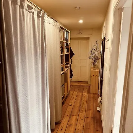 Bright 20sqm With Bay Window Near Schoenhauser Allee 民宿