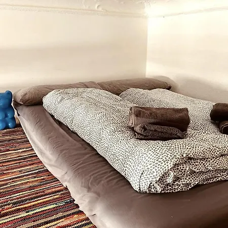 Bright 20sqm With Bay Window Near Schoenhauser Allee Accommodatie bij particulieren *